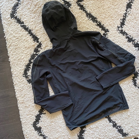 Lululemon fuel the track 1/2 zip size M - Picture 5 of 6